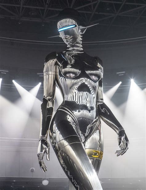 hajime sorayama model